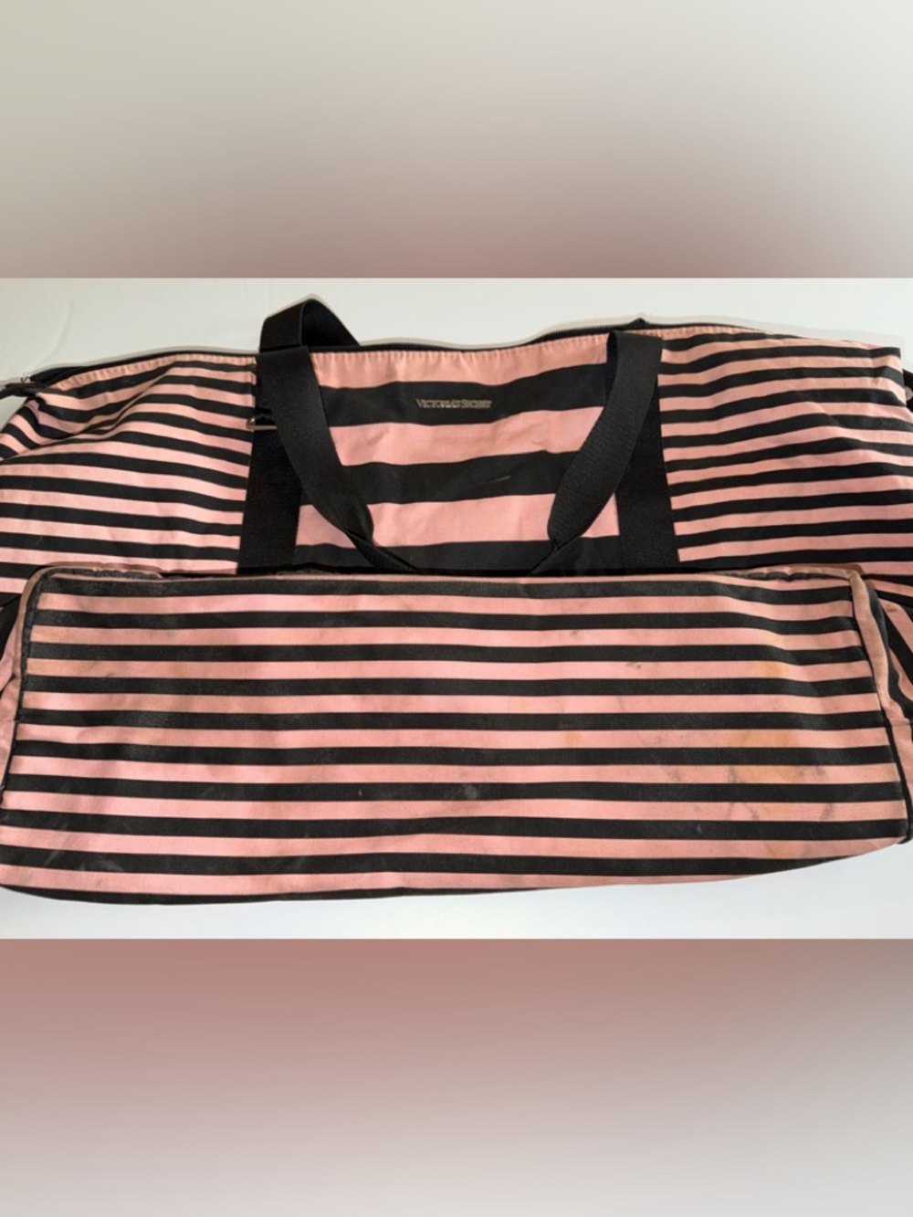Victoria secrets duffle - Picture 4 of 8